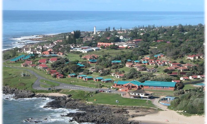 Port Edward Resort | Beachfront Port Edward Holiday Resort with Pool & Ocean Views