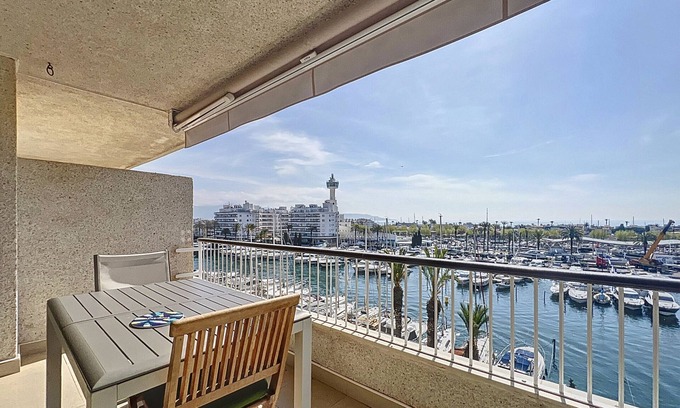 Empuriabrava Apartment | Scenic PORT GREC - Apartment with Port and Mountain Views