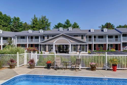 Kennebunk Hotel | Discover Port Inn & Suites Kennebunk with Oceanfront Views