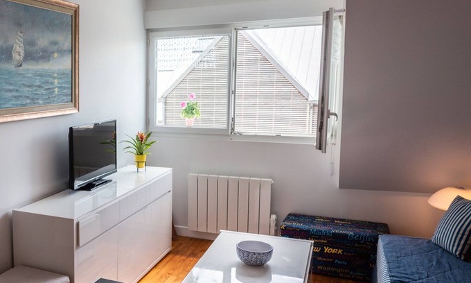 Port-Louis Apartment | Comfortable 2-Bedroom Apartment in Port-Louis for Families