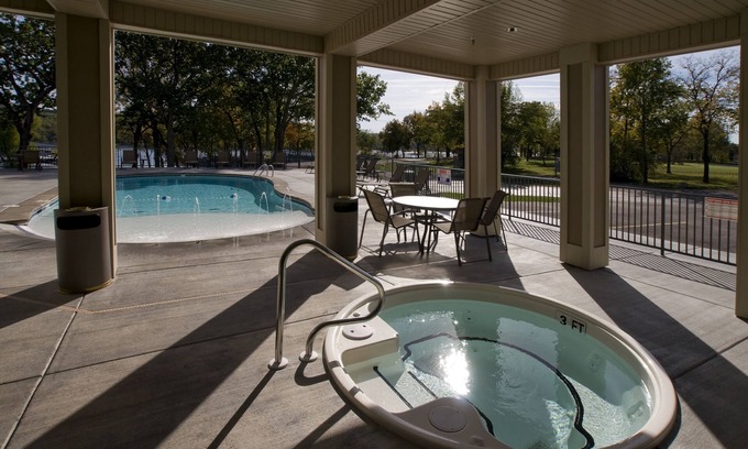 Kimberling City Hotel | Discover Port of Kimberling Marina & Resort: Rated 9.6/10