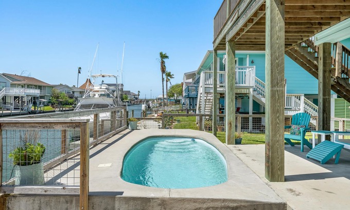 City-by-the Sea House | Port Royal Dream: Pet-Friendly Oasis with Canal Views