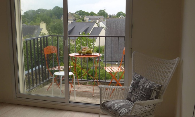 Vannes Apartment | Discover Port Valves: Scenic Oceanfront Escape in Morbihan