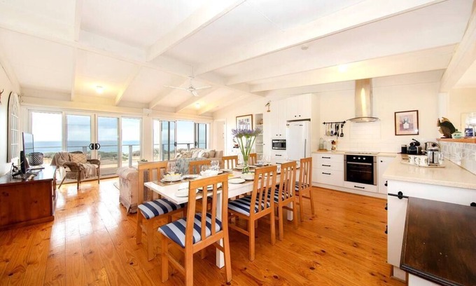Port Willunga House | Discover Port Willunga Dreaming: A Beachfront Getaway
