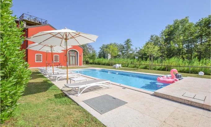 Lido di Jesolo Apartment | Porta Di Valle 2: Pet-Friendly Retreat with Pool & Perfect Rating