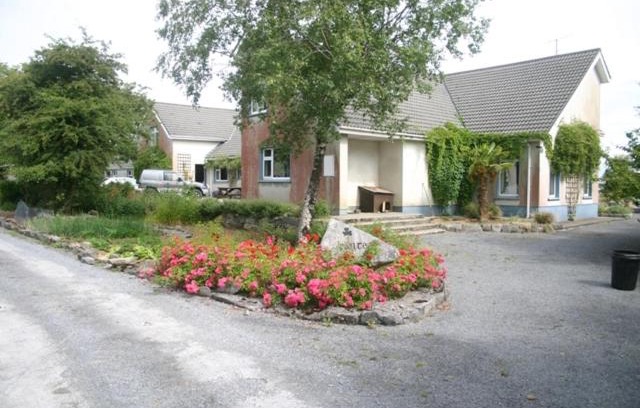 Carrowmoreknock Bed & Breakfast | Discover Portarra Lodge Guesthouse: 4-Star Comfort & Breakfast