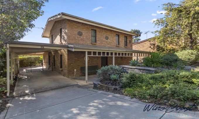 Port Willunga House | Discover Portavino: Family-Friendly Retreat with High Ratings