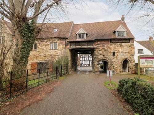 Polesworth Apartment | Pet-Friendly Porter's Lodge: Guest Rated 9.5/10