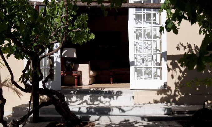 Porterville House | Family-Friendly Porterville Stay with Kitchen Access