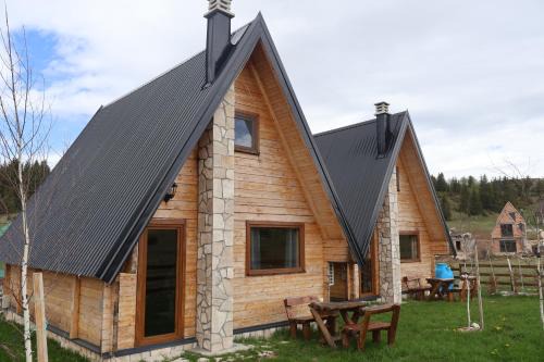 Razvrsje House | Family-Friendly Retreat at Portes du Soleil - Zabljak