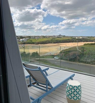 Newquay House | Oceanfront Porth Beach Hotel - Guest Rated 9/10 Experience
