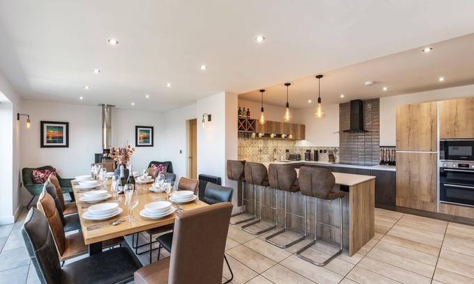 Porthleven Apartment | Experience Porthleven View Cottages with Oceanfront Comfort