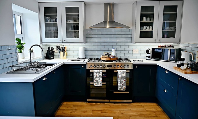 Porthmadog House | Scenic Porthmadog Retreat with Majestic Mountain Views