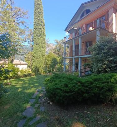 Limonta Apartment | Portico sul lago