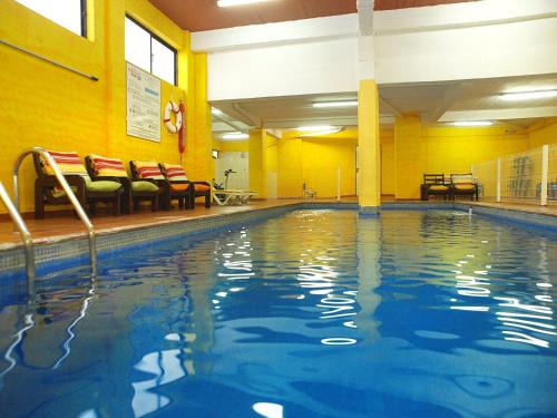 Portimao Hotel | Oceanfront Portimão Center Hotel with Pool & Family Amenities