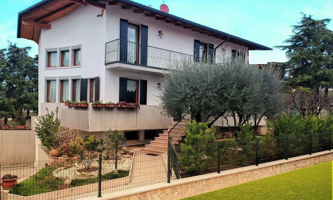 Arbizzano House | Portion of single villa. 100% relaxation with hot tub!