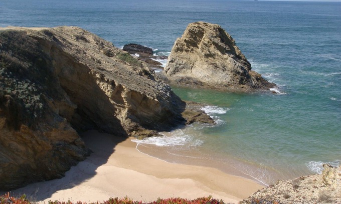 Porto Covo Villa | Beachfront Villa in Porto Covo - Rated 9/10 with Pool & Ocean View