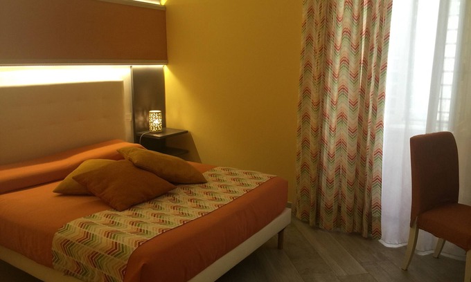 Giovinazzo Bed & Breakfast | Exclusive Scirocco Room at Porto Di Mare Awaits You