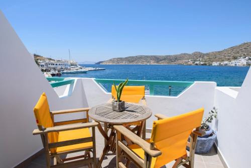 Katapola Apartment | Seaside Comfort at Porto Katapola Pension with Ocean Views