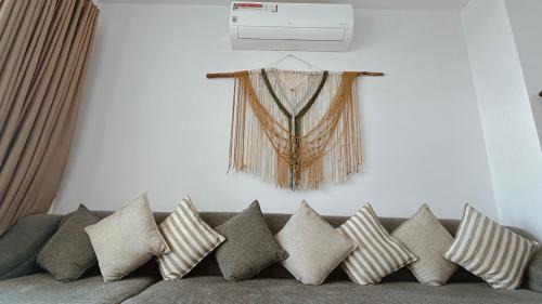 Al-Manasrah Apartment | Oceanfront Porto Said Chalet with Pool & Beach Access
