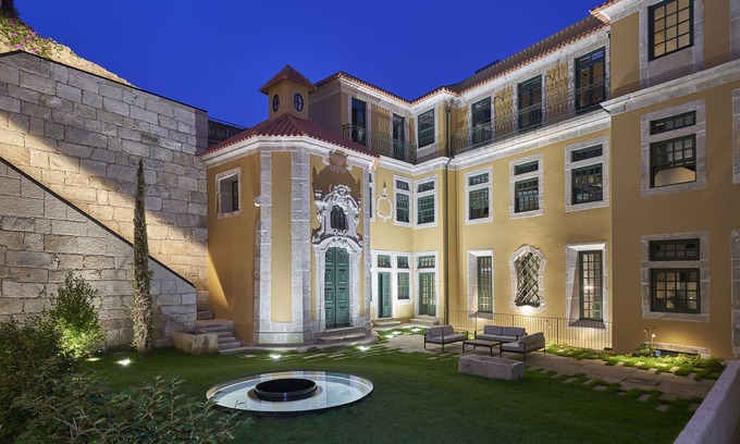 Centro / Baixa Hotel | Luxury Retreat at PortoBay Flores - Guest Rated 9.8/10