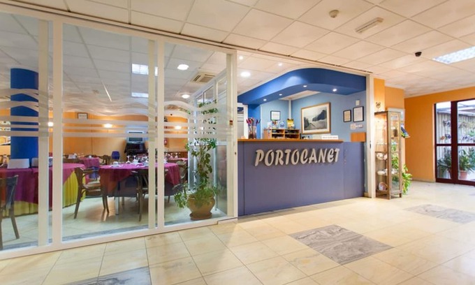 Canet de Berenguer Apartment | Oceanfront Bliss at Portocanet Complejo Turístico - 8.8/10