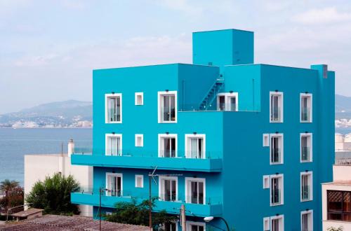 Palma de Mallorca Hotel | Inviting Portofino Mallorca: Oceanview & Poolside Getaway