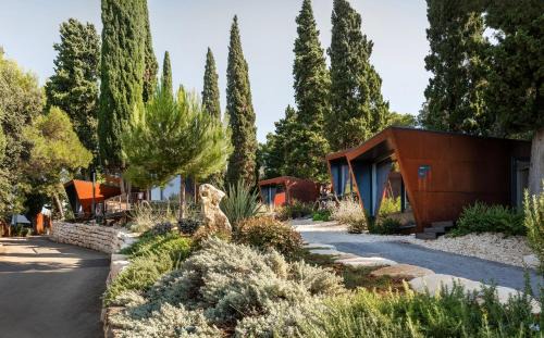 Borik Resort | Porton Nature Hideouts: Oceanfront Retreat with Scenic Views
