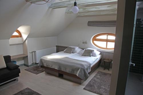 Koszeg Hotel | Indulge at Portré Panzió: 4-Star with Hot Tub & Dining