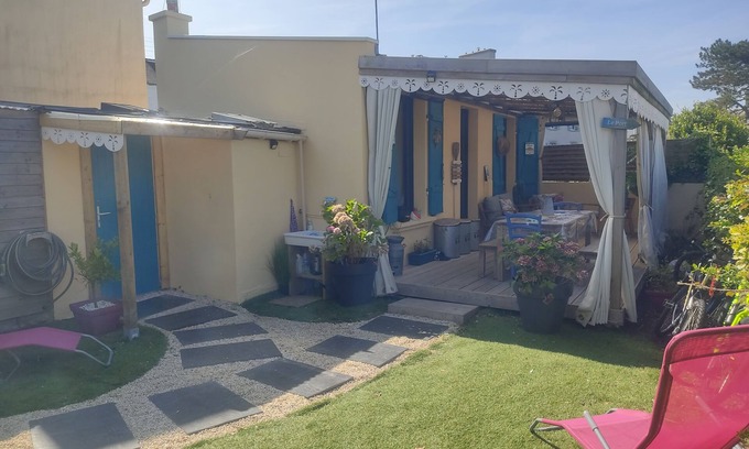 Ploudalmezeau House | Discover TY Kreol: Serene Home Steps from the Port
