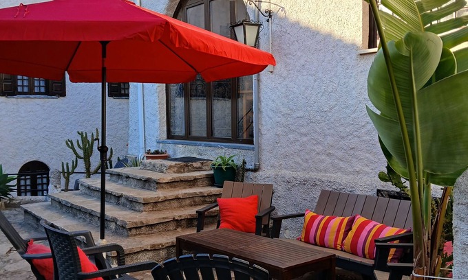 Atouguia da Baleia Villa | Experience a Traditional Portuguese Villa with Ocean Views