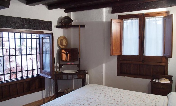 El Altico House | Pet-Friendly Escape at Posá la Cestería - Rated 9/10