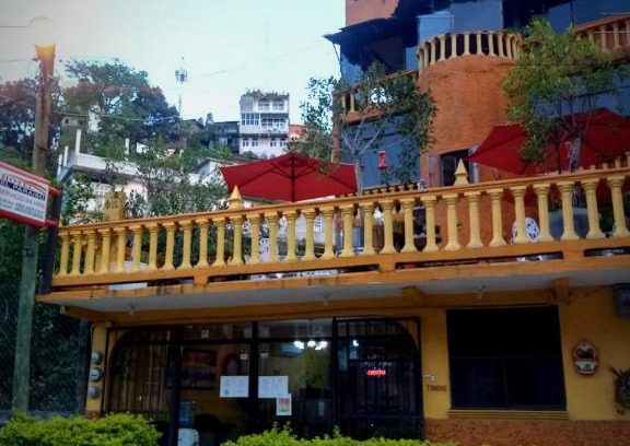 Xilitla Hotel | Oceanfront Hotel El Paraiso: Family-Friendly with Breakfast