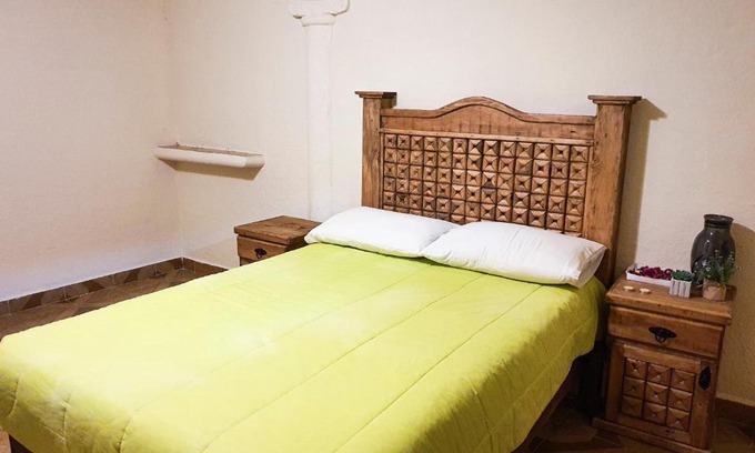 Mineral de Pozos House | Budget-Friendly Stay at Posada Constanza with Family & Pets