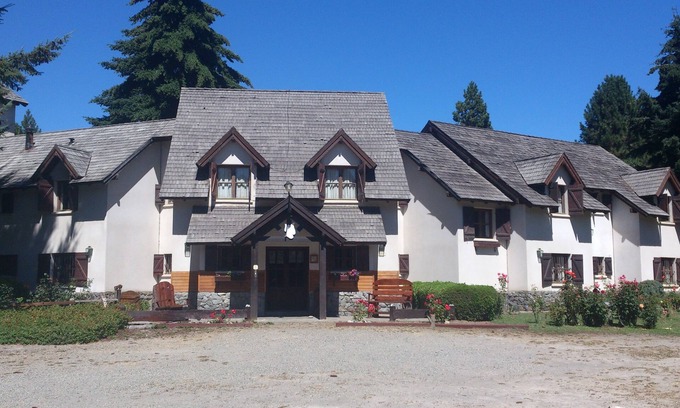 San Carlos de Bariloche Hotel | Inviting Stay at Posada del Angel with Spa & Breakfast