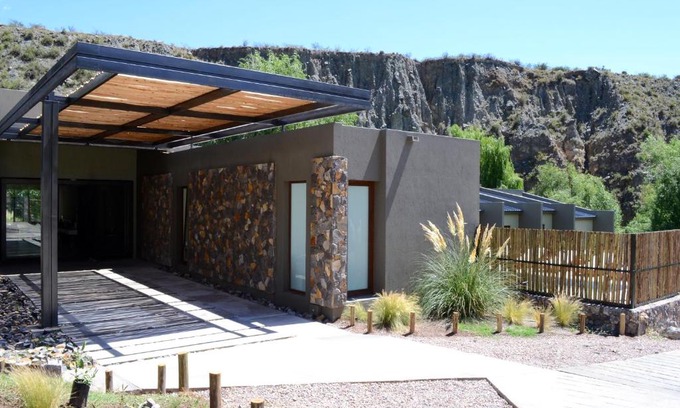 Potrerillos Hotel | Inviting Posada del Blanco: Poolside Retreat with Top Ratings