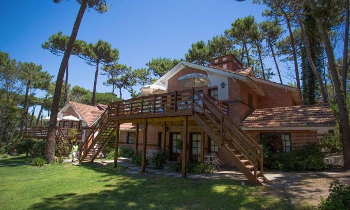 Carilo Cabin | Discover Posada del Bosque: Pet-Friendly Retreat with Pool