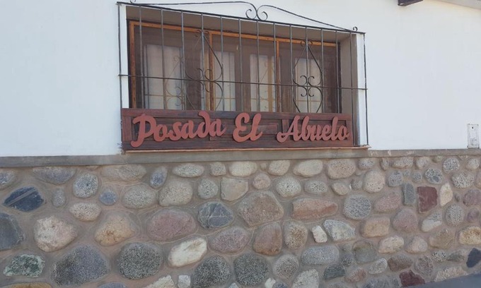 Molinos Hotel | Welcoming Posada El Abuelo: Family & Pet-Friendly Retreat