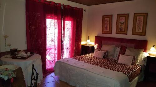 Rascafria Hotel | Discover Posada el Campanario: Poolside Retreat Awaits