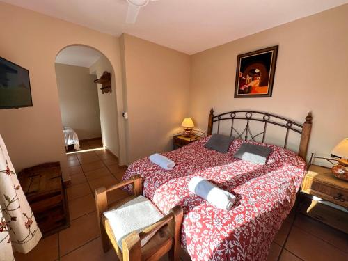 Pinuecar-Gandullas Hotel | Cozy Getaway at Posada La Fragua with Family-Friendly Dining