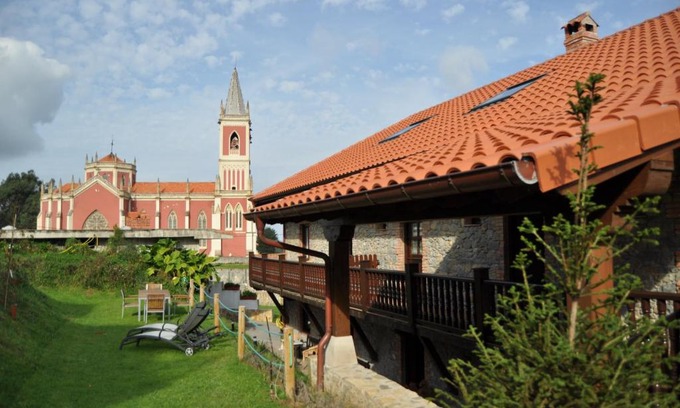 Cobreces House | Discover Posada Las Mañanitas: Pet & Child Friendly Stay