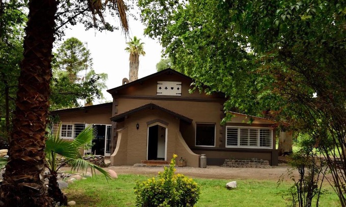 San Rafael Hotel | Inviting Stay at Posada Los Cipreses with Pool & Kitchen
