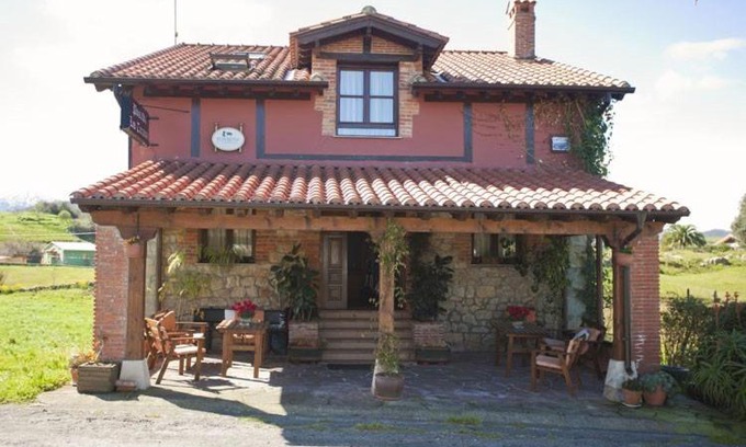 Lamadrid Hotel | Child-Friendly Retreat at Posada los Taranos - 8.3/10 Rated