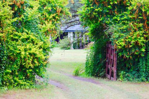 Esquina House | Posada Morotí: Family-Friendly Getaway with Pool Access