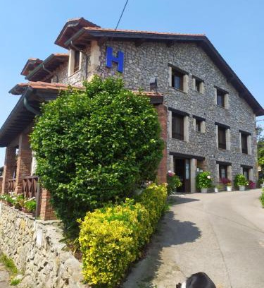 Liandres House | Scenic Retreat at Posada Rural Entrecomillas with Ocean Views