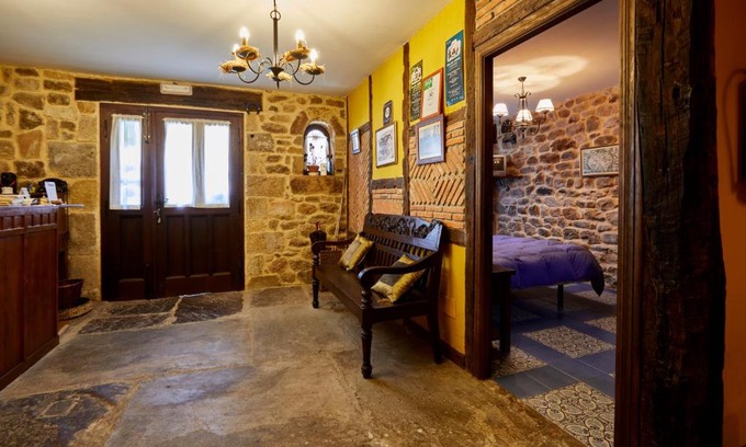 Las Fraguas House | Pet-Friendly Retreat at Posada Rural Ochohermanas