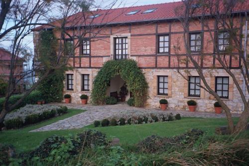 Ubiarco House | Experience Unmatched Comfort at Posada Tresvalle