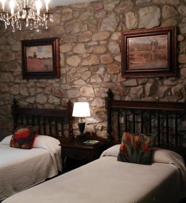 Guriezo House | Cozy Posada Valle De Guriezo: Family-Friendly Retreat