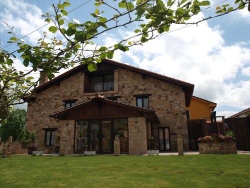 Cabarceno House | Family-Friendly Retreat at Posada Venero with High Ratings
