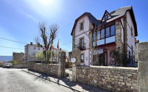 Reinosa Hotel | Discover Posada Villa Rosa: Family-Friendly Spa Retreat